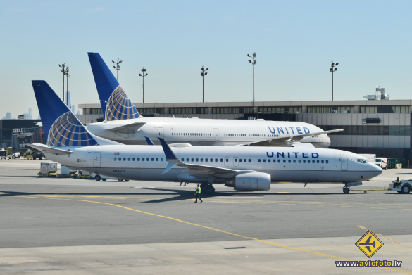 Boeing 737-824